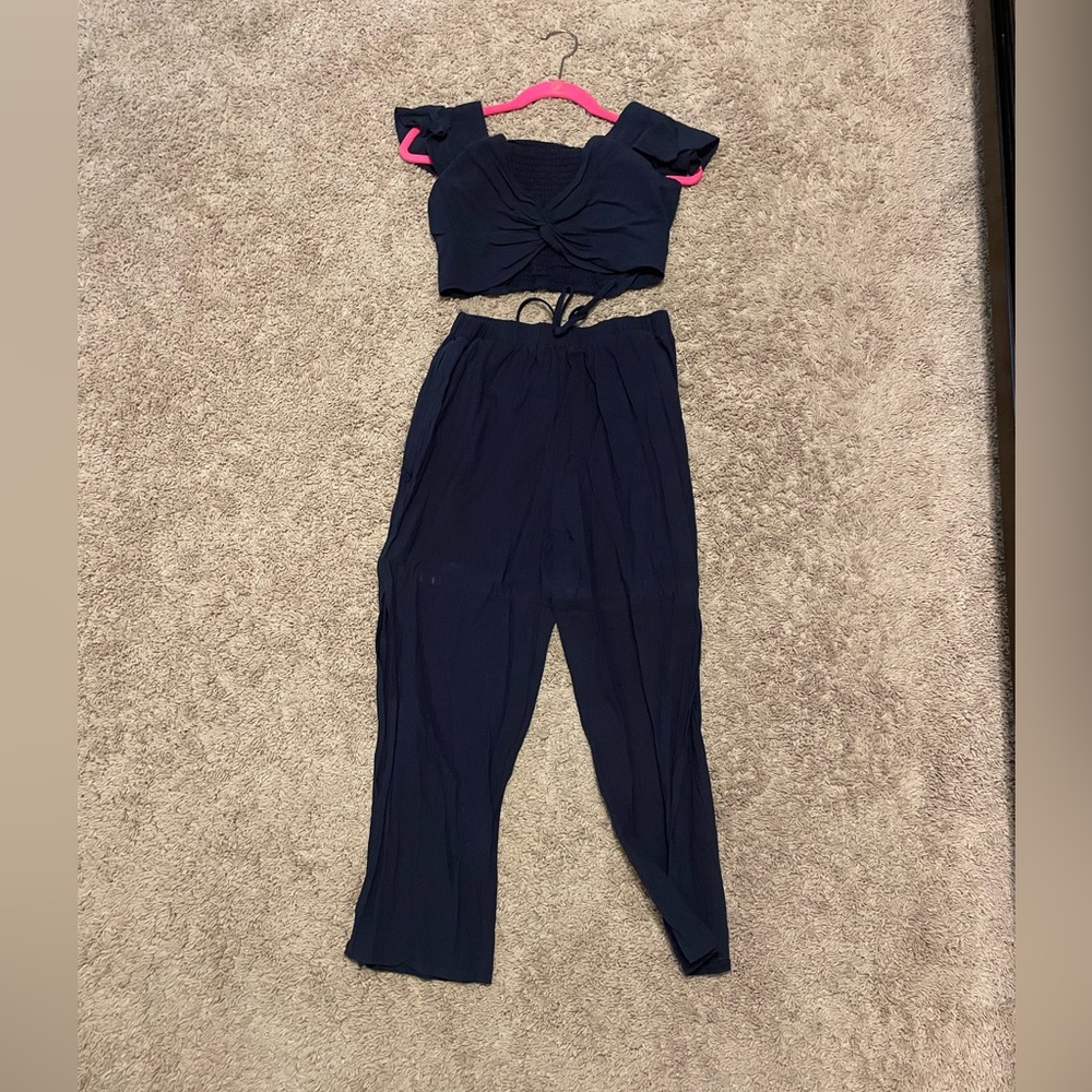 Navy blue cropped set
